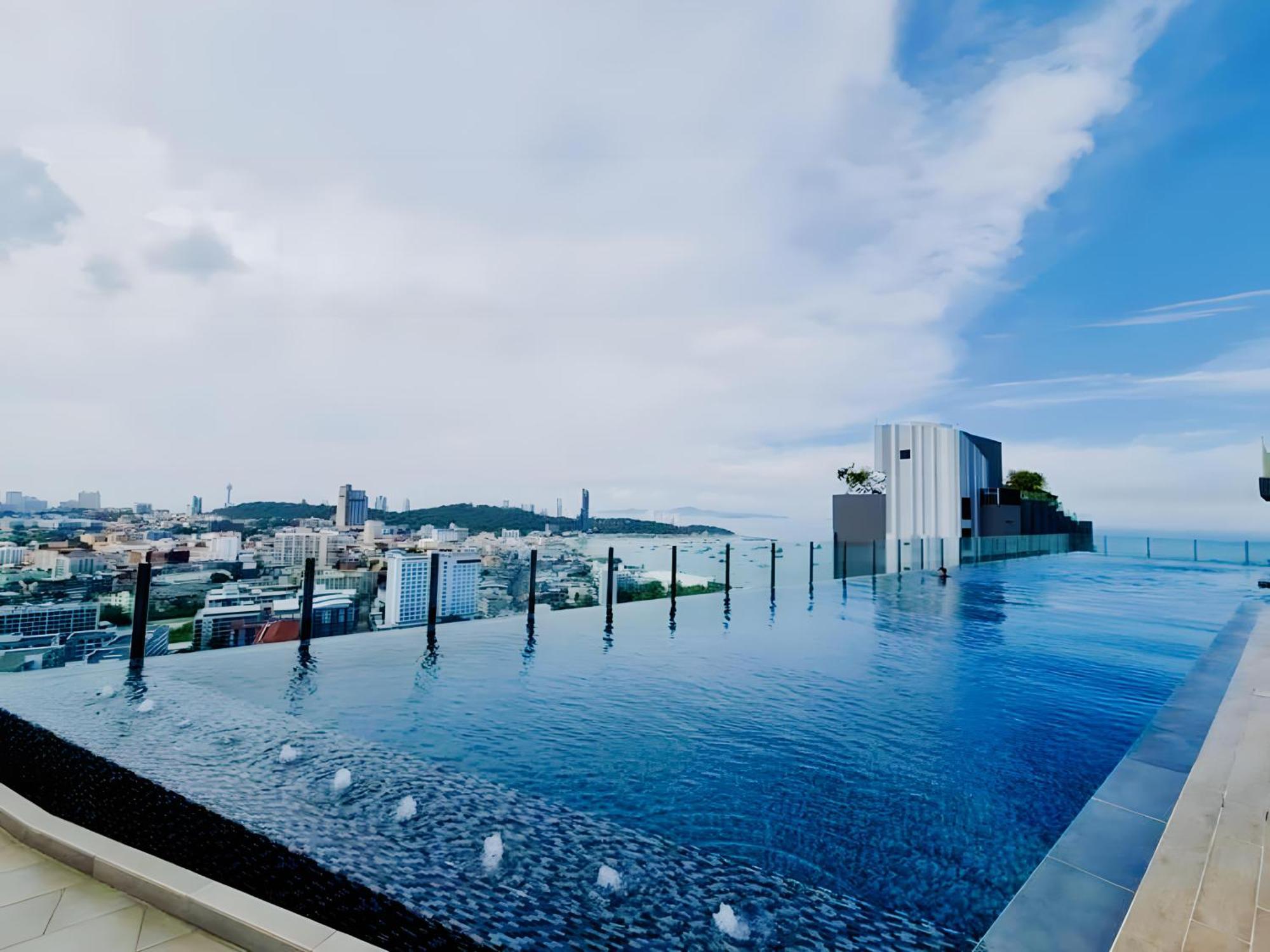 The Base Apartments At Central Pattaya Exteriér fotografie