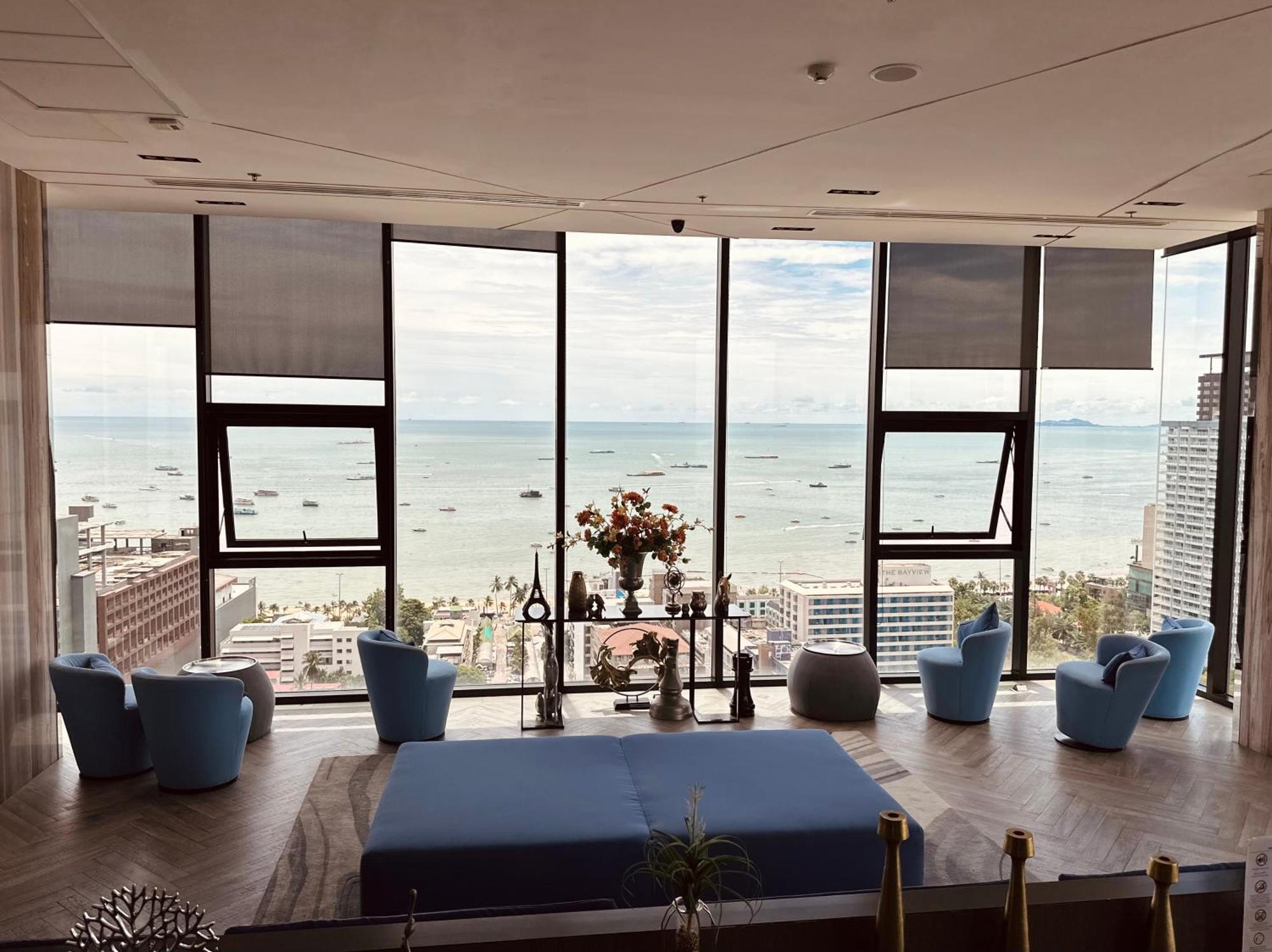The Base Apartments At Central Pattaya Exteriér fotografie